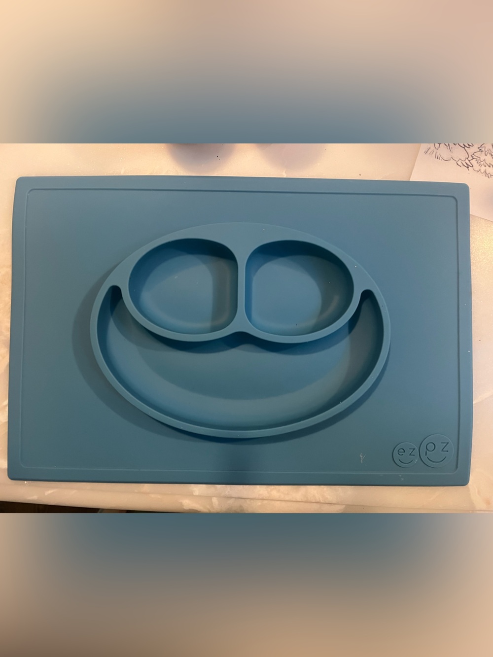 ezpz Happy Mat Silicone Suction Plate in Blue